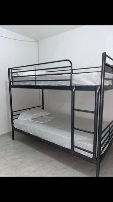 Bedroom, bunk bed