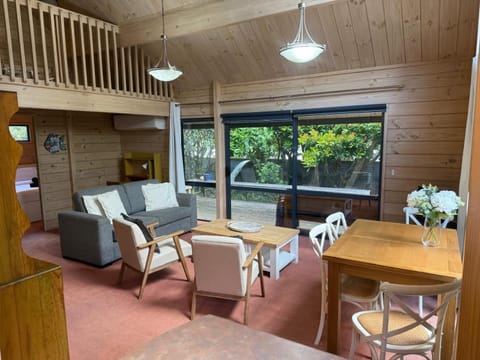 Whitianga Riverfront Cottage House in Whitianga