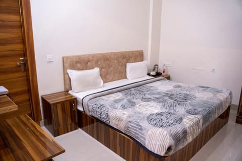 Astoria Elite Guest House Bed and Breakfast in Agra