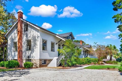 Tybee Historic Commissary Quarters Unit 1 Apartment in Tybee Island