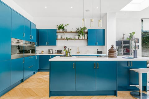 The Vicarage by Hostara Homes, a luxury 4 bedroom designer home in Highgate, perfect for families and groups Apartment in London Borough of Islington