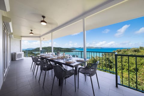 Picturesque on Passage - Shute Harbour Casa in Whitsundays