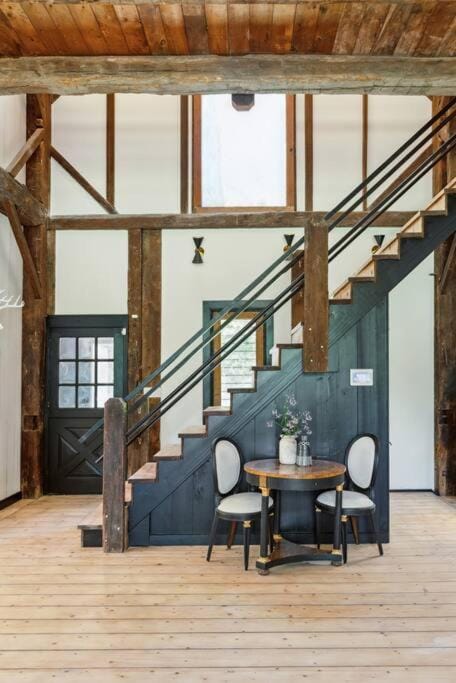 Unique Fully Restored Landmark Barn in Hudson Maison in Claverack