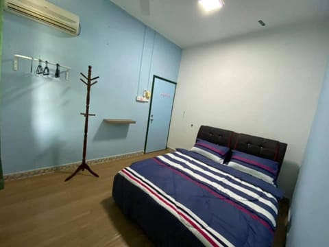 Bed, Bedroom, air conditioner