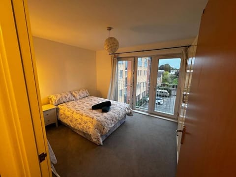 Luxury 2BR Flat Near Manchester Town Apartment in Salford