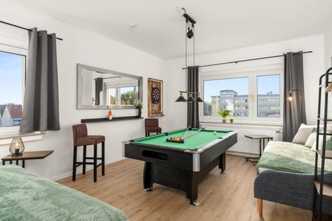 Billiard, Billiard, Game Room, Photo of the whole room, Bedroom