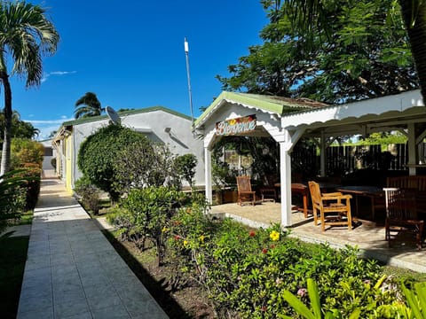 Le Jardin des Hibiscus Nature lodge in Grande-Terre, Guadeloupe