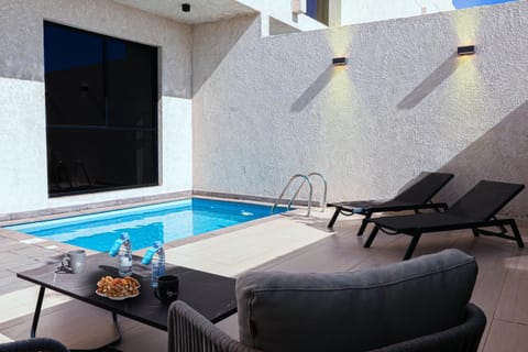 Seating area, Swimming pool