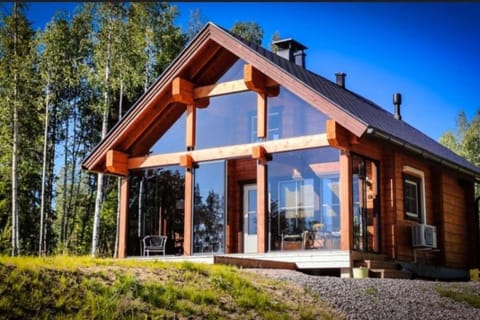 Arctic log house Hirvas Chalet in Rovaniemi