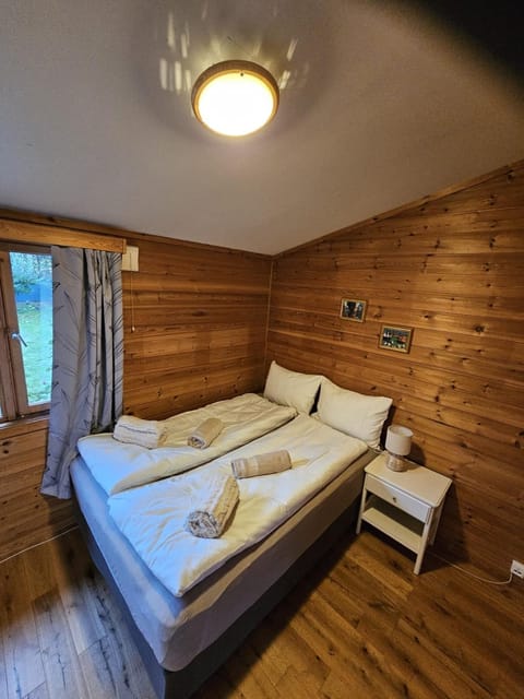 Private room - 2 in a luxury villa CHALET STYLE Bed and Breakfast in Oslo