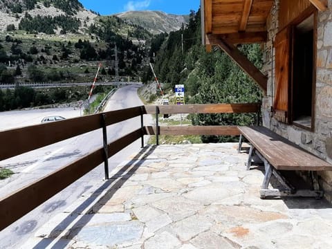 Balcony/Terrace, Mountain view