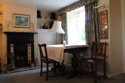 Enniskerry - The Loves Cottage Country House in Mendip District