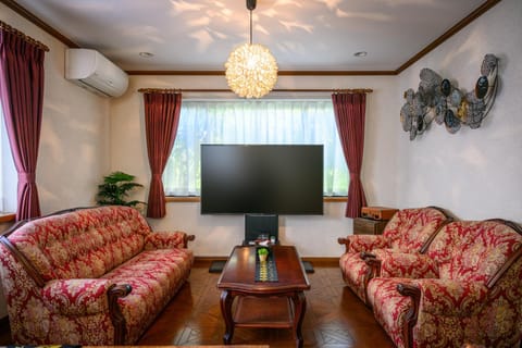 Communal lounge/ TV room, TV and multimedia, Living room