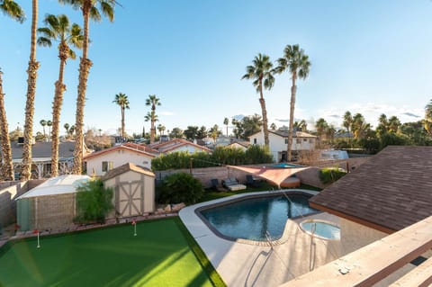 Garden view, Swimming pool, sunbed