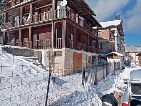 Property building, Facade/entrance, Winter