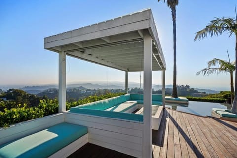 Crest Estate by Stay Awhile Villas House in Hollywood Hills