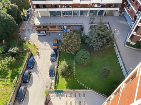 Neighbourhood, Garden, Garden view, Parking