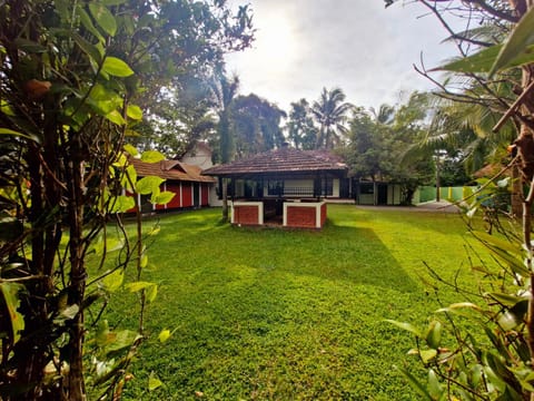 Property building, Day, Natural landscape, Garden view