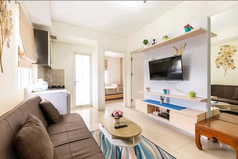 TV and multimedia, Kitchen or kitchenette, Living room