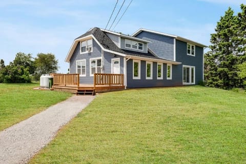 North Shore Coastal Retreat House in Prince Edward Island