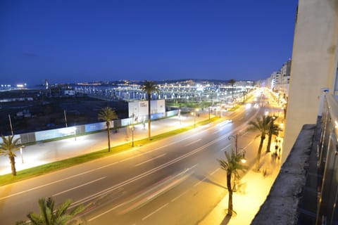 Balcony/Terrace, City view, Street view