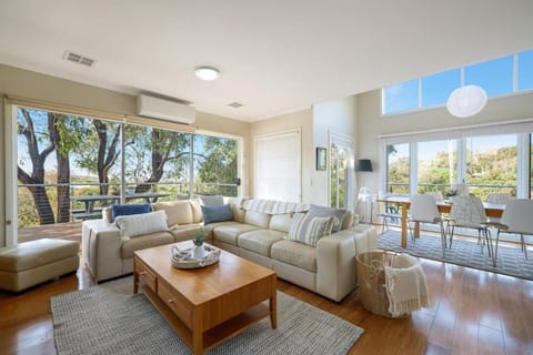 Treetop Views House in Aireys Inlet