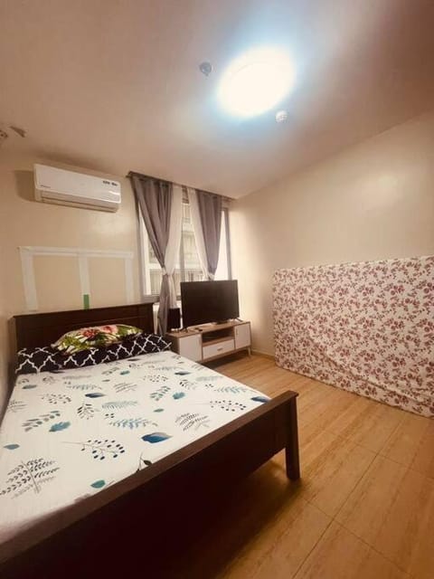 2BR tower3 Sunshine100 Pool Billiard 70 inches TV Karaoke Apartment in Mandaluyong