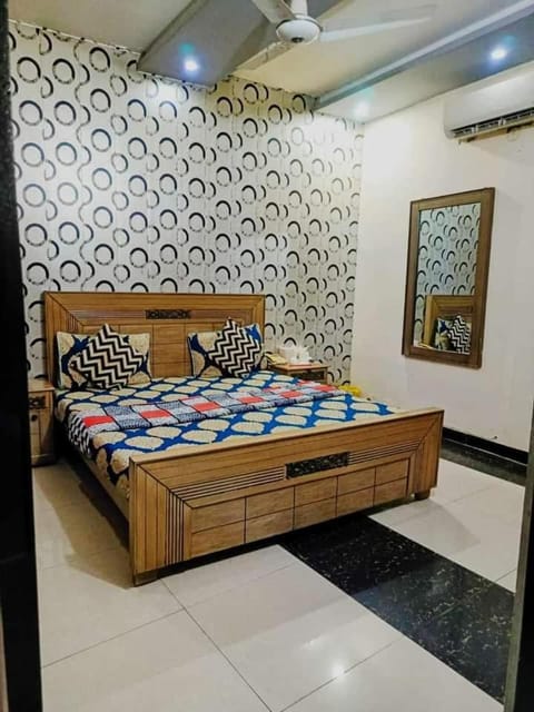 Bed, Photo of the whole room, Bedroom, air conditioner