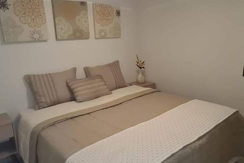 Apartamento com Localização Central em Condomínio com Piscina Aquecida na Riviera Apartment in Bertioga