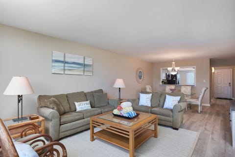 Gorgeous Beachfront Condo at Loggerhead Cay House in Sanibel Island