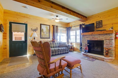 Rustic Wisconsin Cabin on Shawano Lake! House in Wisconsin