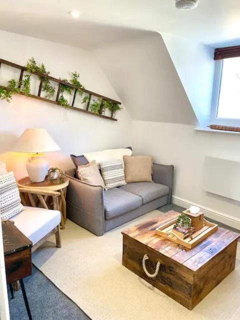 The Hopps - New, Stylish Loft Appartement in Cirencester