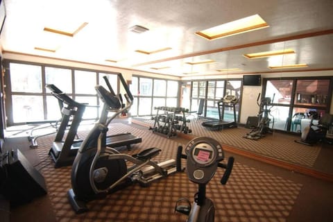 Fitness centre/facilities, Pool view