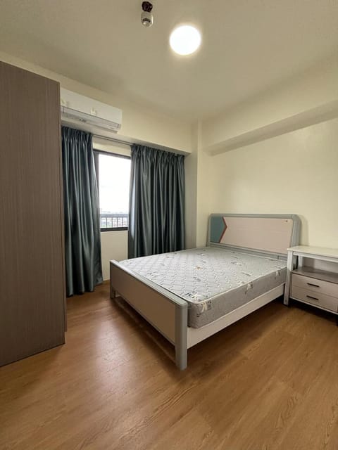 Sunny Place Condo Unit 2 BR Paranaque Near Airport, MOA, Okada Hotel in Pasay