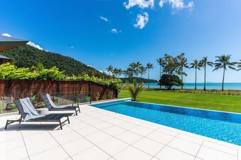 Day, Natural landscape, Pool view, Sea view, Swimming pool, Swimming pool, sunbed