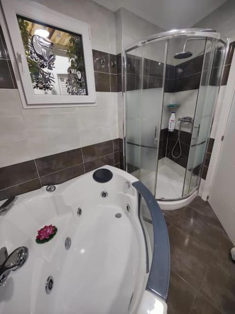 Apartamento con jacuzzi Apartment in Ribera Baixa