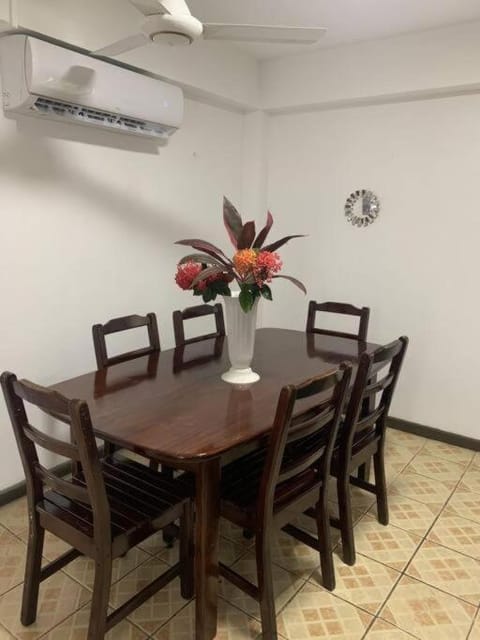 Living room, Dining area, air conditioner