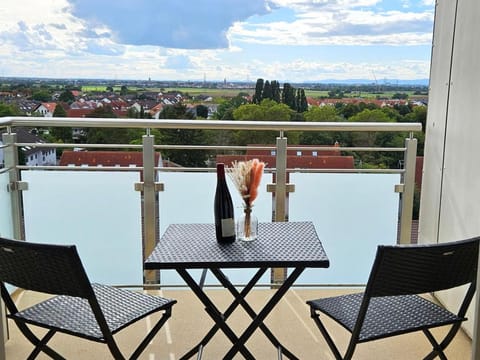 Property building, Day, View (from property/room), Balcony/Terrace