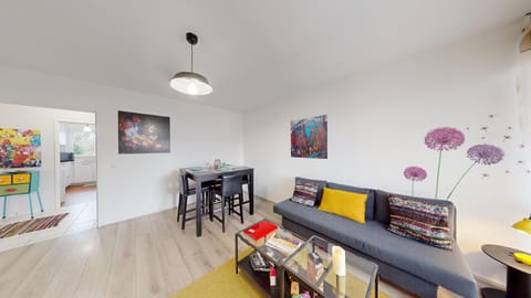 Les beaux arts - Appartement privé 65 m2- Terrasse et Parking couvert - Wifi Apartment in Metz