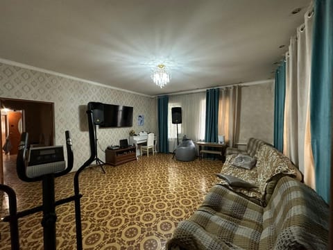 отдельный дом Apartment in Almaty