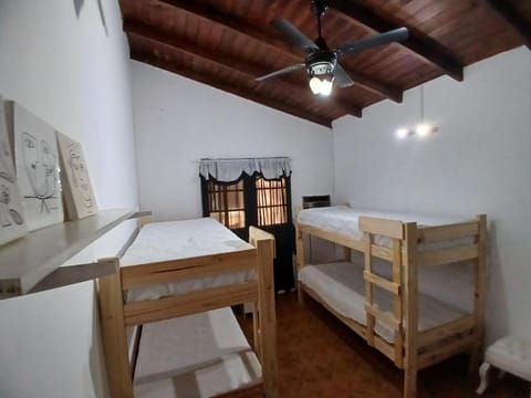 Hostelnaranjoenflor Bed and Breakfast in Corrientes