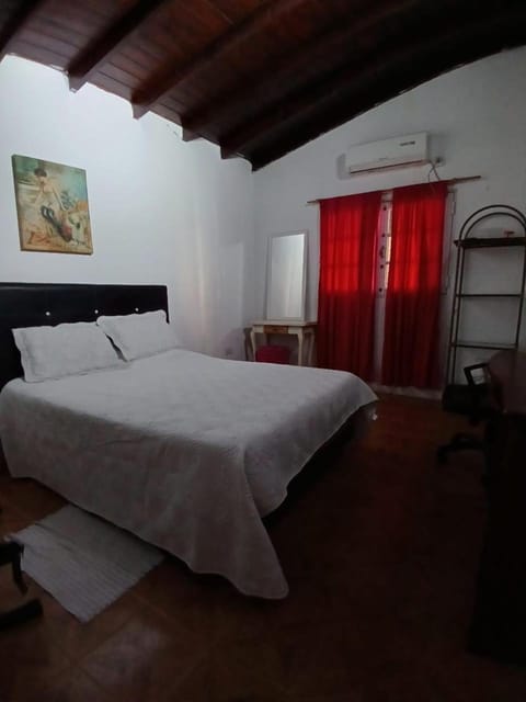 Hostelnaranjoenflor Bed and Breakfast in Corrientes