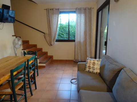 Les Voutes House in Propriano