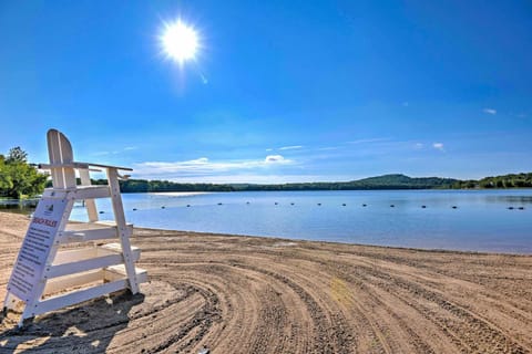 Home with Hot Tub and Arrowhead Lake Community Perks! House in Coolbaugh Township