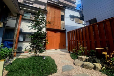 Property building, Day, Garden, Garden view