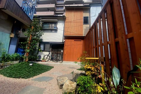 Property building, Day, Garden, Garden view