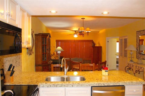 Kitchen or kitchenette, Dining area, dishwasher, stove