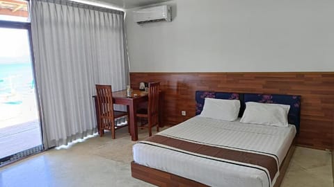 Bedroom, air conditioner