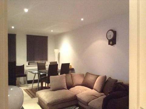 Comfy Double Room Vacation rental in Barking