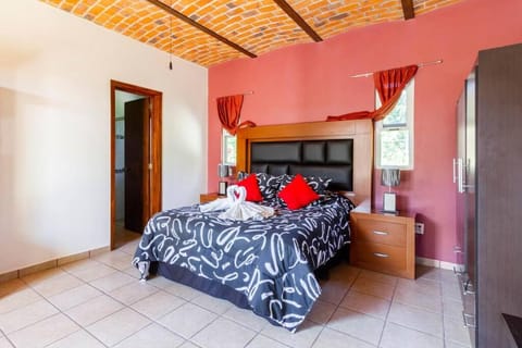 The Luxury of enjoying Chapala as you deserve B2 Apartment in Chapala